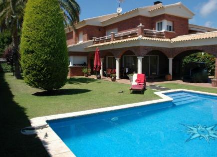 Chalet pour 849 000 Euro à Calafell, Espagne