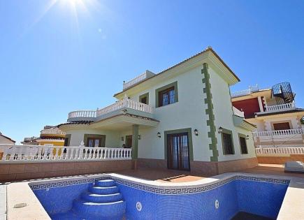 Villa for 525 000 euro in Torrevieja, Spain