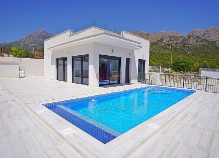 Villa for 500 000 euro in Polop de la Marina, Spain