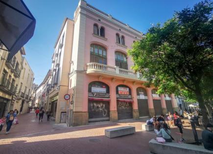 Commercial apartment building for 2 900 000 euro in Spain