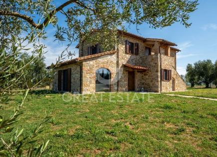 House for 785 000 euro in Paciano, Italy