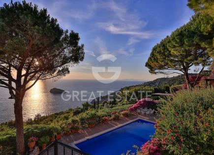 Villa in Monte Argentario, Italy (price on request)