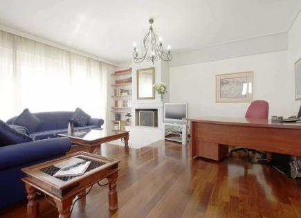 Flat for 600 000 euro in Voula, Greece