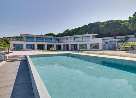 House for 3 900 000 euro on Costa del Maresme, Spain