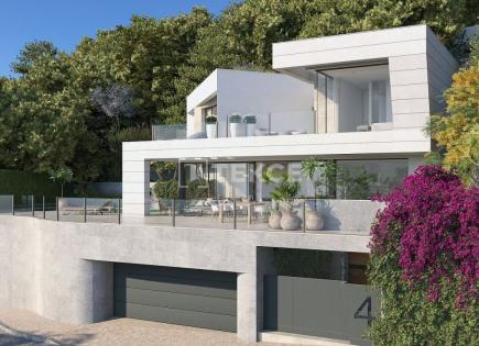 Villa for 3 800 000 euro in Malaga, Spain