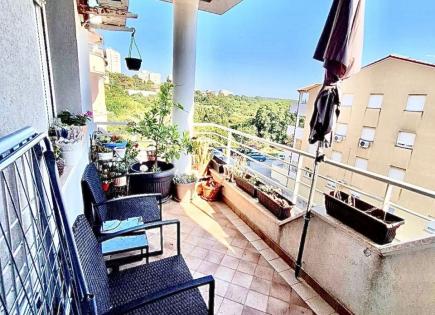 Flat for 298 000 euro in Pula, Croatia