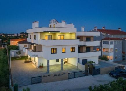 Villa für 1 250 000 euro in Pula, Kroatien