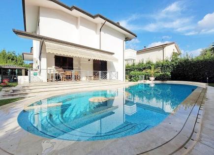 Villa para 1 250 000 euro en Marina di Pietrasanta, Italia