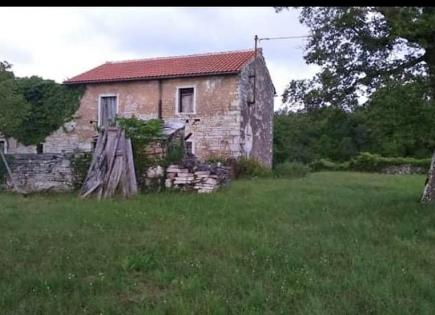 House for 185 000 euro in Oprtalj, Croatia