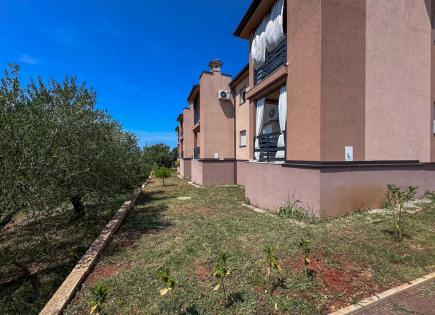 Flat for 200 000 euro in Brtonigla, Croatia