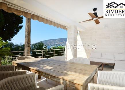 Flat for 540 000 euro in Herceg-Novi, Montenegro