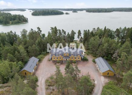 House for 4 200 000 euro in Sipoo, Finland