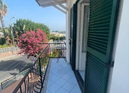 Flat for 550 000 euro in Ischia, Italy