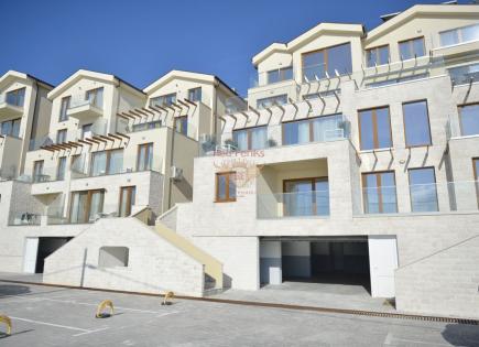 Appartamento per 430 000 euro a Tivat, Montenegro
