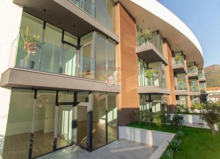 Piso para 880 000 euro en Tivat, Montenegro