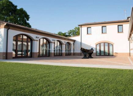 Villa for 2 750 000 euro in Ostiglia, Italy