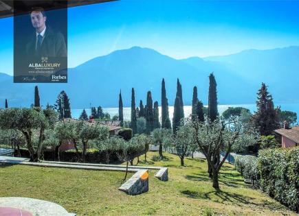 Villa for 2 400 000 euro in Griante, Italy