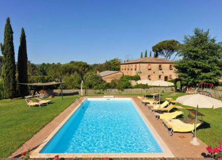 Manor for 1 700 000 euro in Siena, Italy