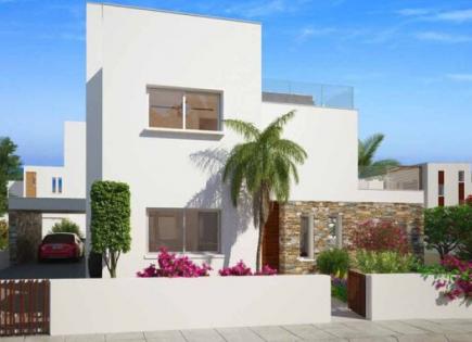 House for 795 000 euro in Paphos, Cyprus