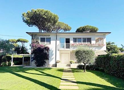 Casa para 1 580 000 euro en Forte dei Marmi, Italia