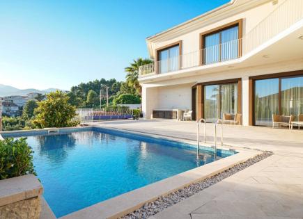 Villa para 1 500 000 euro en Tivat, Montenegro