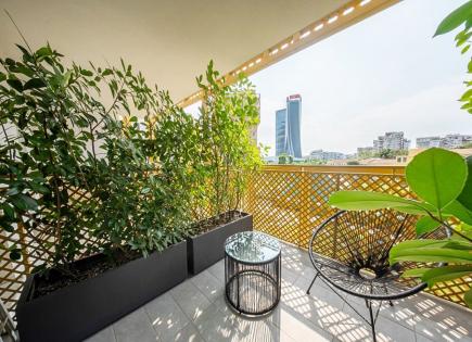 Flat for 1 220 000 euro in Milan, Italy