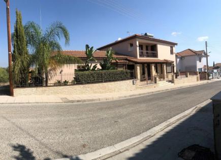 House for 780 000 euro in Episkopi, Cyprus