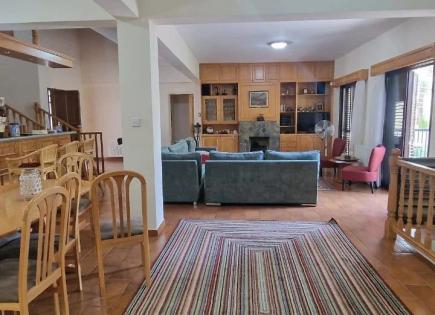 House for 1 000 000 euro in Moniatis, Cyprus