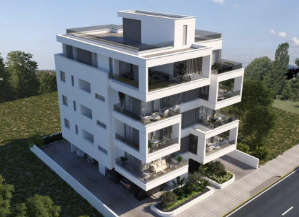 Apartment for 700 000 euro on Finikoudes Beach, Cyprus