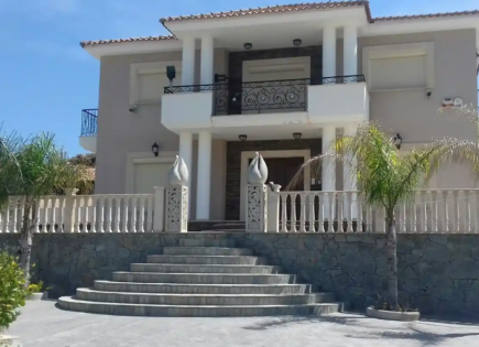 House for 2 500 000 euro in Kalo Chorio, Cyprus