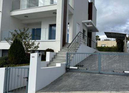 House for 875 000 euro in Agios Tychon, Cyprus