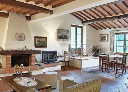 Apartment for 295 000 euro in Cortona, Italy