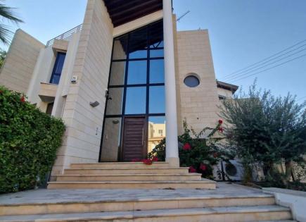 House for 576 000 euro in Kamares, Cyprus