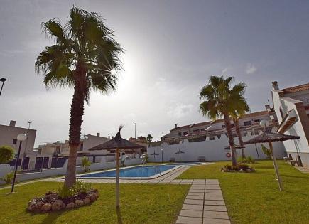 Townhouse for 1 100 euro in San Miguel de Salinas, Spain