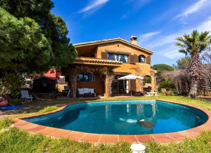 Villa for 799 000 euro in Lloret de Mar, Spain