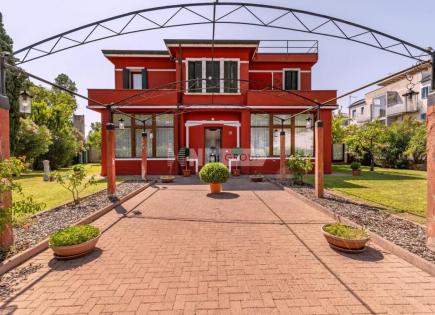 Villa for 1 250 000 euro in Venice, Italy