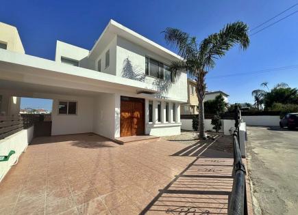 Villa para 320 000 euro en Lárnaca, Chipre