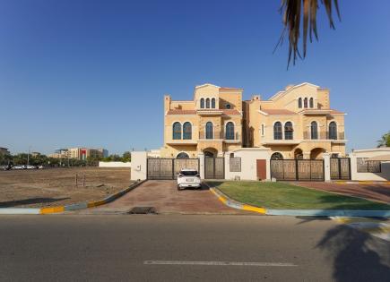 Villa para 57 435 euro por mes en Abu Dabi, EAU