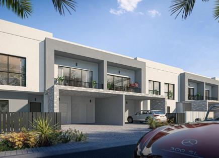 Townhouse for 1 024 041 euro in Abu Dhabi, UAE