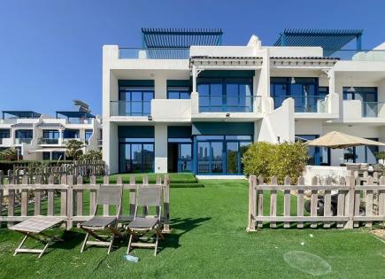 Villa para 243 819 euro por mes en Dubái, EAU