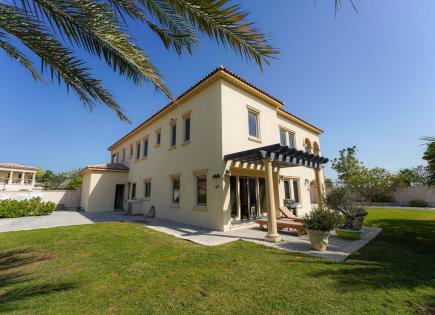 Villa per 3 291 561 euro a Abu Dhabi, EAU