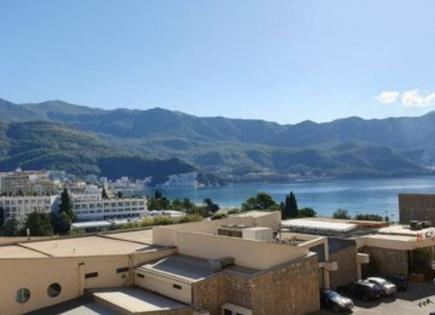 Piso para 350 000 euro en Becici, Montenegro