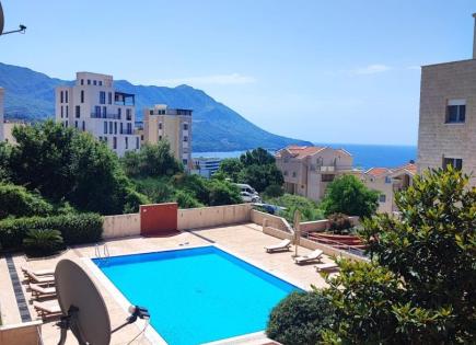 Piso para 240 000 euro en Becici, Montenegro
