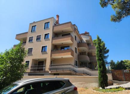 Flat for 295 000 euro in Premantura, Croatia