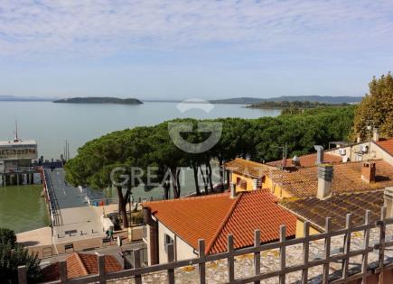 Apartment for 215 000 euro in Passignano sul Trasimeno, Italy