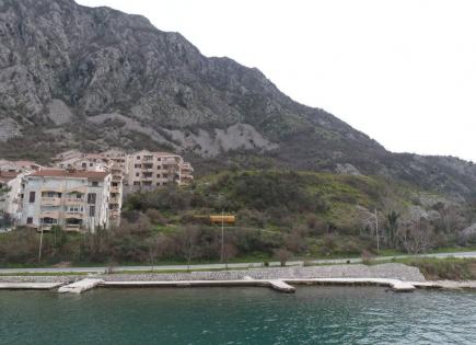 Land for 1 050 000 euro in Risan, Montenegro