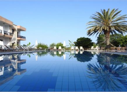 Hotel for 3 900 000 euro in Kissonerga, Cyprus