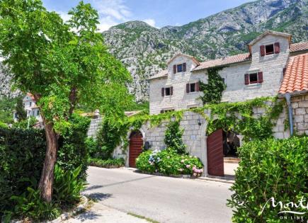 Villa pour 2 300 000 Euro à Kotor, Monténégro