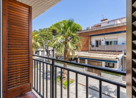 Flat for 280 000 euro in Costa del Garraf, Spain