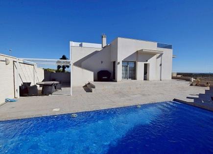 Villa for 560 000 euro in San Miguel de Salinas, Spain